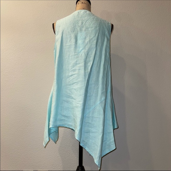 For Cynthia Sleeveless Asymmetrical Linen Top - Picture 3 of 9
